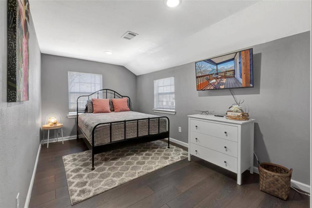 Super Cozy 2 Bedroom With Fast Wifi And Queen Bed Close To Downtown Houston!! Екстериор снимка
